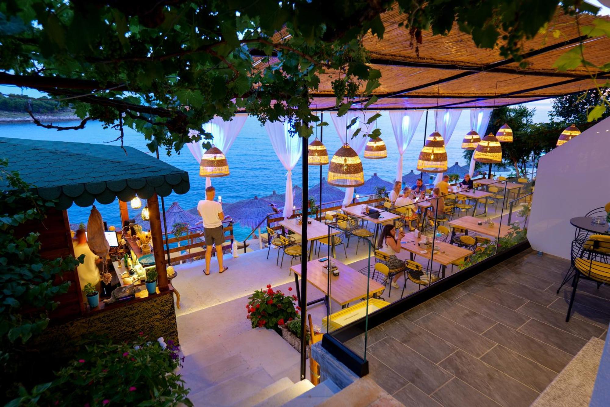 Nili Deluxe Otel Saranda Dış mekan fotoğraf